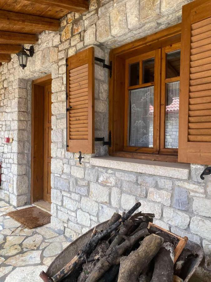 Mezonetes Helmos Apartment Ano Lousoi Exterior foto