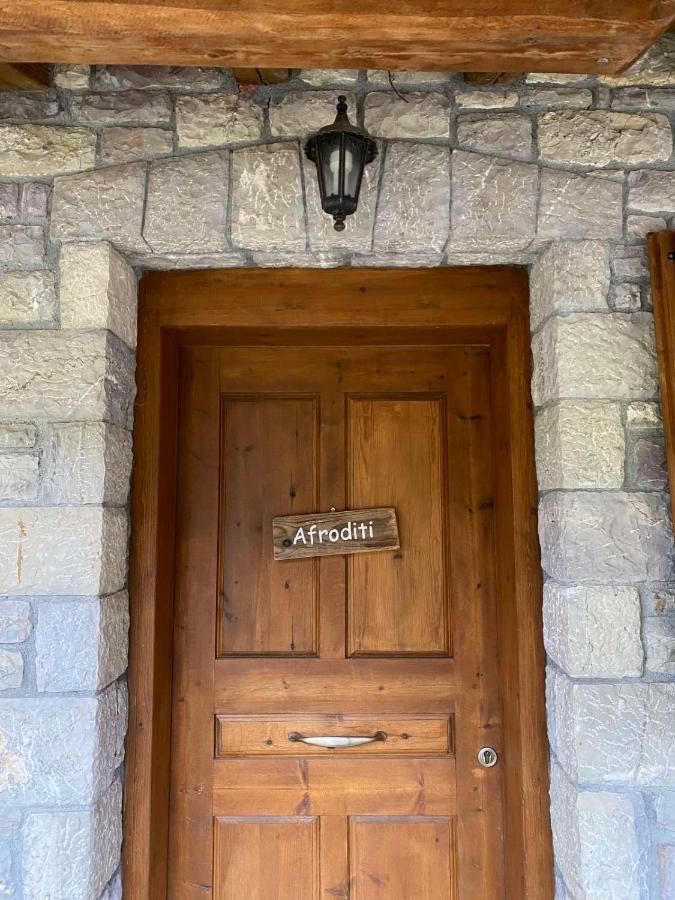Mezonetes Helmos Apartment Ano Lousoi Exterior foto