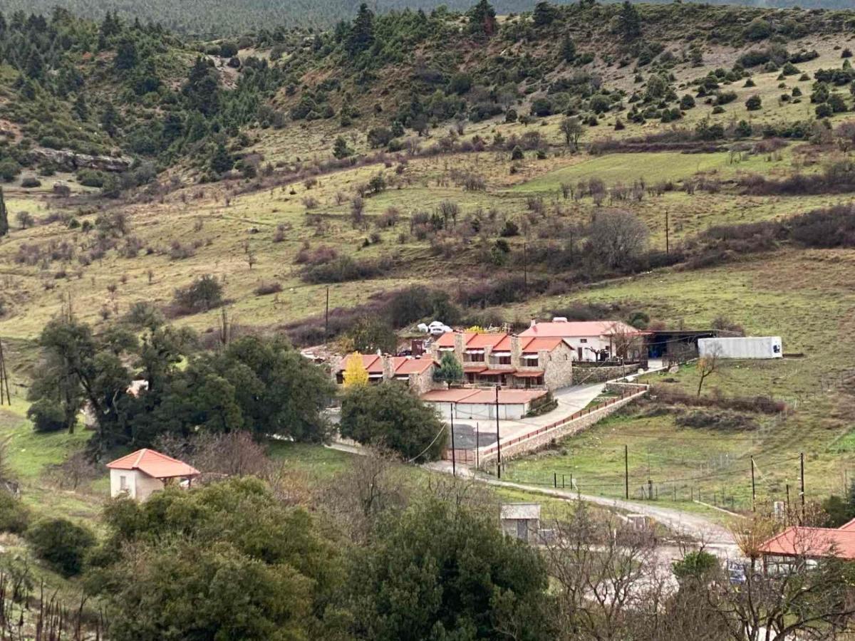 Mezonetes Helmos Apartment Ano Lousoi Exterior foto