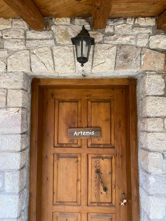 Mezonetes Helmos Apartment Ano Lousoi Exterior foto